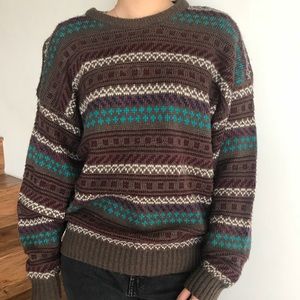 Vintage patterned sweater!